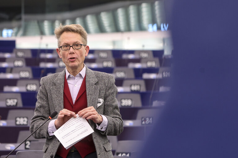 Foto 5: EP Plenary session - The humanitarian situation in Ukraine due to Russia’s attacks against critical infrastructure and civilian areas