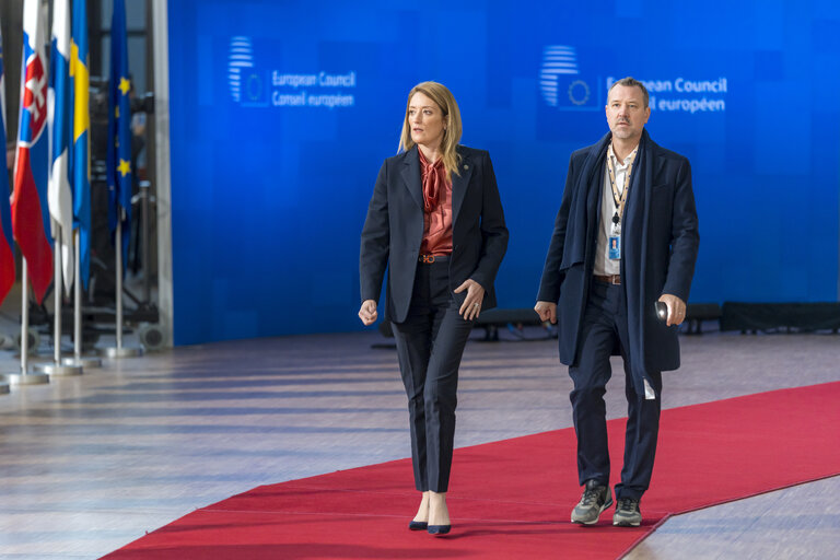 Foto 11: European Council - Arrival of Roberta METSOLA, EP President