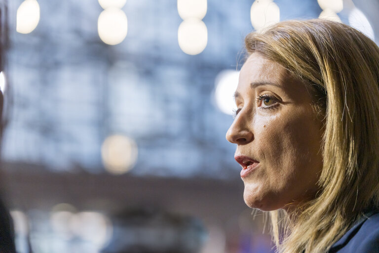 Fotografia 1: European Council - Arrival of Roberta METSOLA, EP President