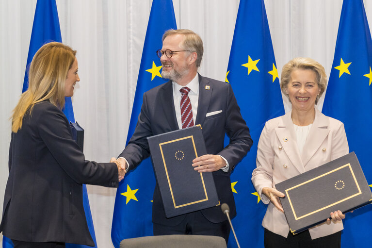 Fotografija 1: European Council - Signing ceremony of the European Declaration on digital rights and principles for the digital decade and the EU Legislative Priorities for 2023 and 2024 - Joint Declaration of the European Parliament, the Council of the European Union and the European Commission..