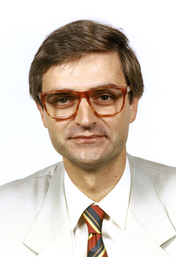 Fotogrāfija 1: Portrait of Manuel F. MONTEIRO, MEP during the 4th Parliamentary Term (1994-1995)