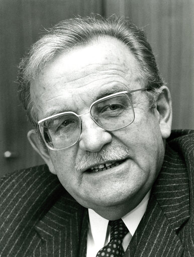 Nicolas MOSAR, Commissioner for Energy, the Euratom Supply Agency and the Publications Office between 1985 and 1989, during a plenary session in Strasbourg