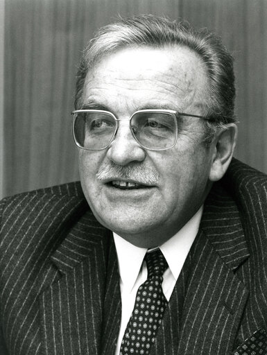 Nicolas MOSAR, Commissioner for Energy, the Euratom Supply Agency and the Publications Office between 1985 and 1989, during a plenary session in Strasbourg