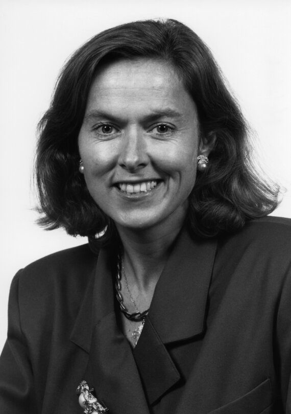 Portrait of Anne Caroline Ballingall McINTOSH, Baroness McIntosh of Pickering, MEP during the 3rd and 4th Parliamentary Terms (1989-1999)