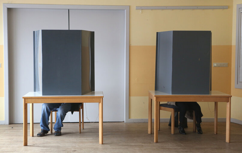 Fotó 12: European Elections 2019. Polling stations, people voting, voting booth in Germany