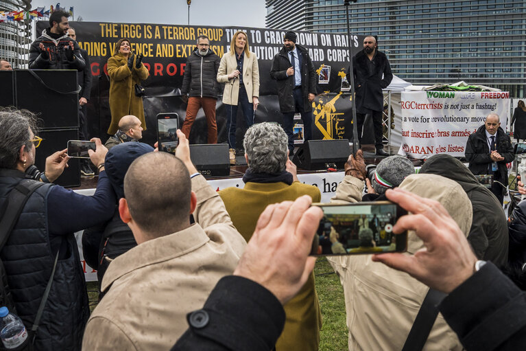 Suriet 5: Roberta METSOLA, EP President delivers a speech at the Iranian Solidarity Rally in Strasbourg