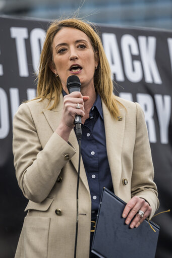 Suriet 7: Roberta METSOLA, EP President delivers a speech at the Iranian Solidarity Rally in Strasbourg