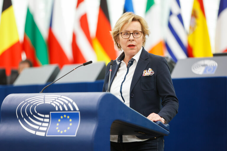 Photo 4: EP Plenary session.- Topical debate - Protecting the Rule of Law against impunity in Spain