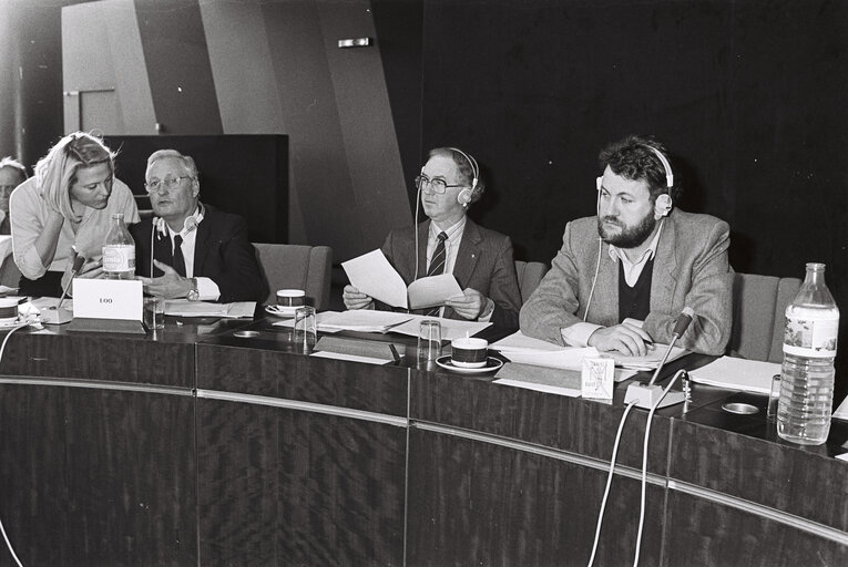 Charles Emile LOO and Robert GOEBBELS during a meeting of Socialist MEPs in Strasbourg, December 1983.