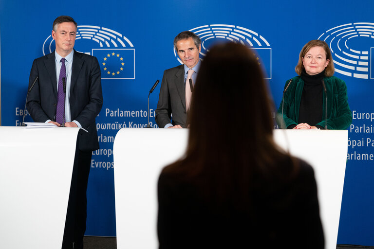 Joint Press point by Rafael Mariano GROSSI, Director General of the International Atomic Energy Agency (IAEA) and by David McALLISTER AFET Chair and Nathalie, SEDE Chair