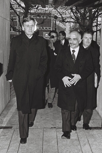 Photo 5: Visit of King of Jordan at the European Parliament in December 1983