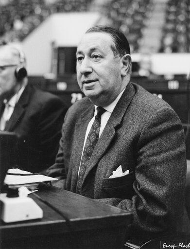 Robert MARGULIES during a session in Strasbourg, France, November 19, 1962.