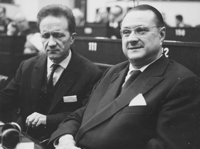 Photo 4 : Maurice DEWULF and Guy JARROSSON during a session in Strasbourg, France, October 15, 1962.