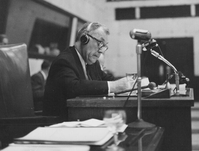 Fotografia 2: Jean DUVIEUSART during a session in Strasbourg, France, October 17, 1962.