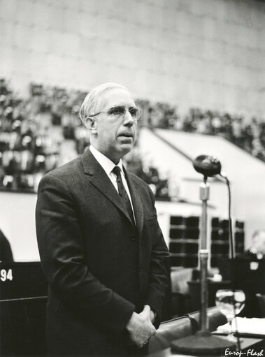 Photo 6: Hans DICHGANS during a session in Strasbourg, France, March 25, 1963