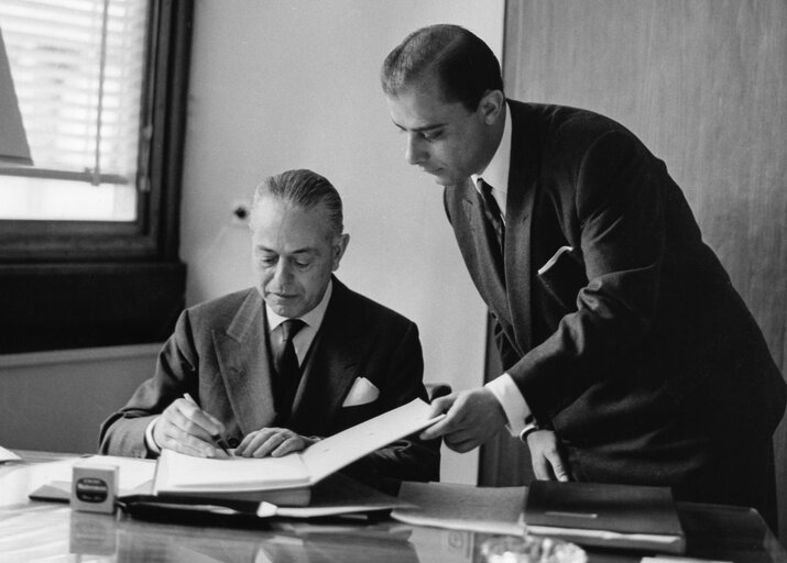 Fotografija 4: Gaëtano MARTINO during a session in Strasbourg, France, March 26, 1963