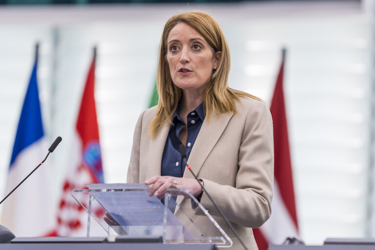 Fotagrafa 30: EP Plenary session.- Resumption of session and order of business