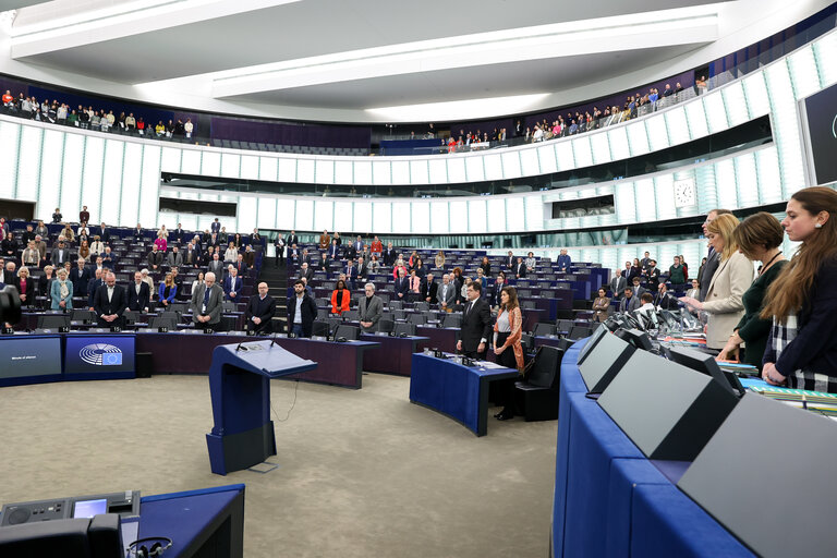 Fotagrafa 32: EP Plenary session.- Resumption of session and order of business