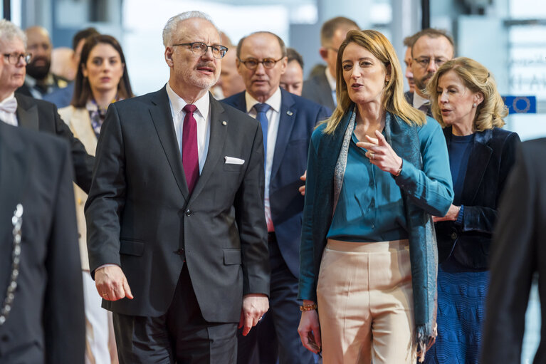 Fotografie 15: Roberta METSOLA, EP President welcomes  Egils LEVITS, Latvian President