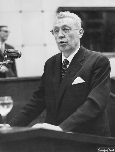 Zdjęcie 7: Henri FAYAT during a session in Strasbourg, France, March 27, 1963