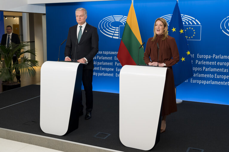 Fotografie 8: Roberta METSOLA, EP President meets with Gitanas NAUSEDA, President of Lithuania - Press Point