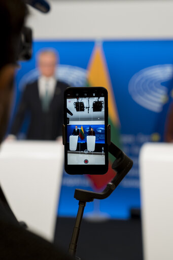 Fotografie 7: Roberta METSOLA, EP President meets with Gitanas NAUSEDA, President of Lithuania - Press Point