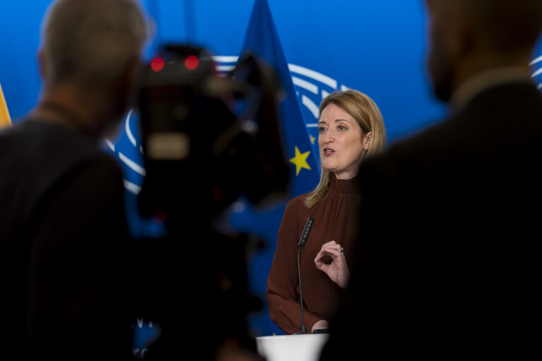 Fotografie 1: Roberta METSOLA, EP President meets with Gitanas NAUSEDA, President of Lithuania - Press Point