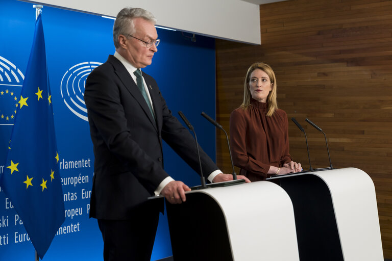 Fotografie 6: Roberta METSOLA, EP President meets with Gitanas NAUSEDA, President of Lithuania - Press Point