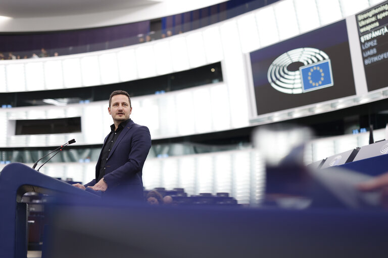 EP Plenary session - Strengthening the EU Defence in the context of the war in Ukraine: speeding up production and deliveries to Ukraine of weapons and ammunitions