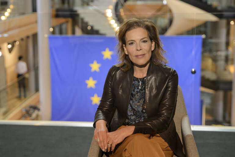 Photo 4: Daniela RONDINELLI in the EP in Strasbourg