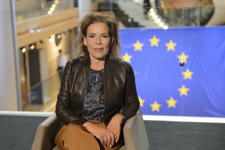 Photo 3: Daniela RONDINELLI in the EP in Strasbourg