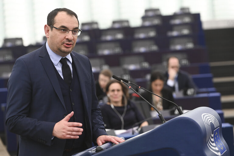 Foto 12: EP Plenary session - Combating discrimination in the EU – the long-awaited horizontal anti-discrimination directive - O.Q.