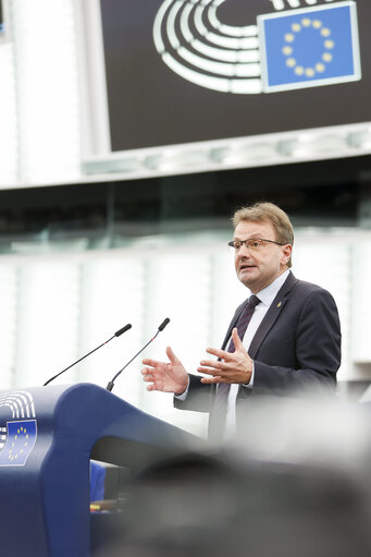 Photo 18: EP Plenary session - Lack of actions taken by the Commission in the context of the duty of sincere and loyal cooperation