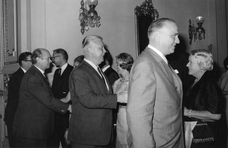 Fotó 2: Visit to Madagascar from 9th to 15th January 1969 - Reception of delegates at the House of France