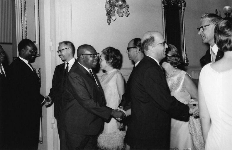 Foto 3: Visit to Madagascar from 9th to 15th January 1969 - Reception of delegates at the House of France