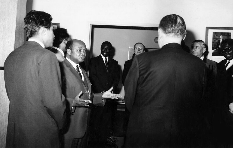 Foto 30: Visit to Madagascar from 9th to 15th January 1969 - Meeting with Minister for foreign affairs