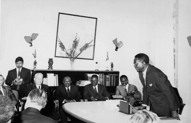 Foto 31: Visit to Madagascar from 9th to 15th January 1969 - Meeting with the president of the Senate