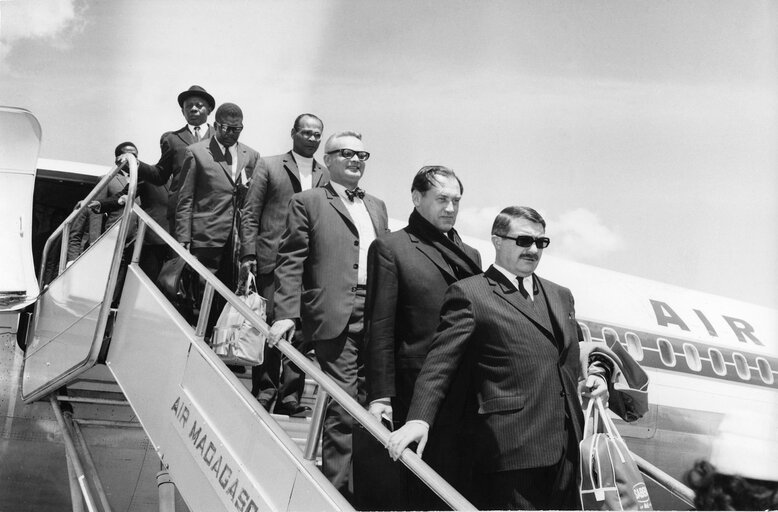 Foto 2: Visit to Madagascar from 9th to 15th January 1969 - Arrival of EEC delegates