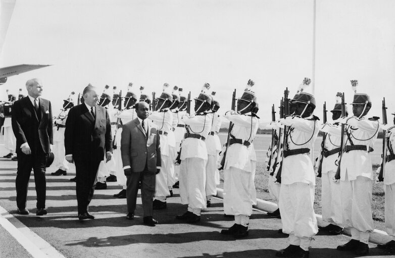 Foto 3: Visit to Madagascar from 9th to 15th January 1969 - Arrival of EEC delegates