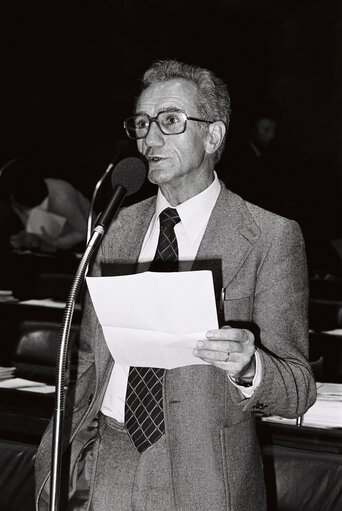 Maurice DEWULF dduring a plenary session in Luxembourg, September 1978.