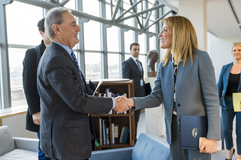 Fotografija 3: Roberta METSOLA, EP President meets with David O'SULLIVAN, Special Envoy on Sanctions