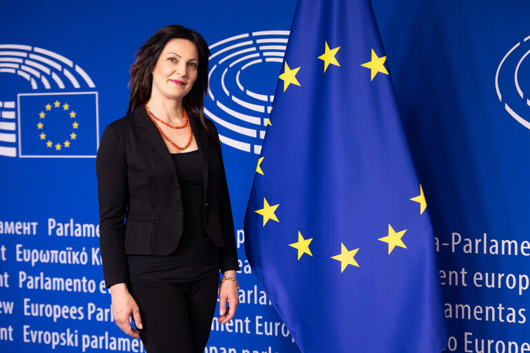 Photo 1: Elisabetta DE BLASIS in the EP in Brussels