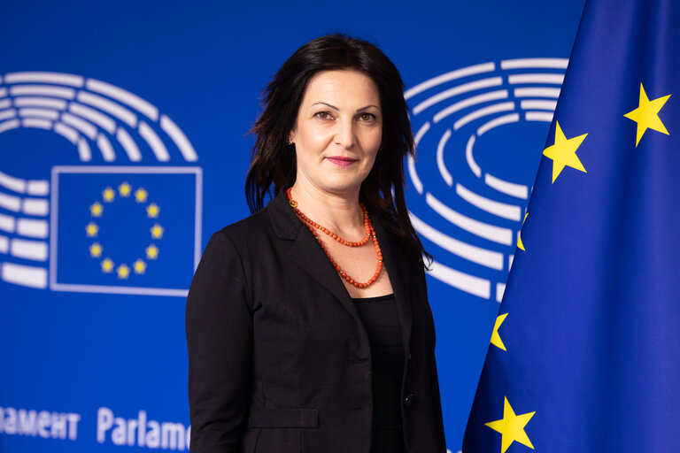 Photo 3: Elisabetta DE BLASIS in the EP in Brussels