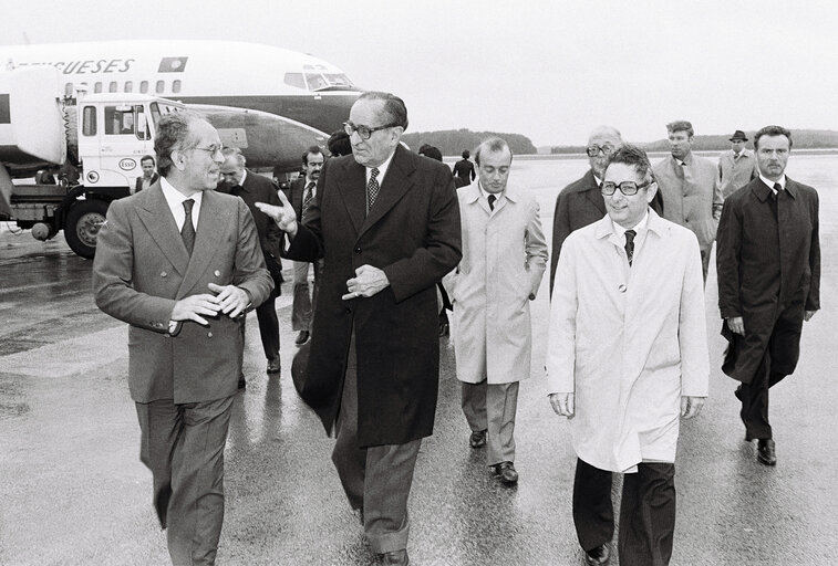 Zdjęcie 2: EP President Emilio COLOMBO meets with President of the Assembly of the Republic of Portugal Vasco da Gama FERNANDES, Luxembourg, July 1978.