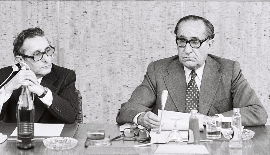 Zdjęcie 8: EP President Emilio COLOMBO meets with President of the Assembly of the Republic of Portugal Vasco da Gama FERNANDES, Luxembourg, July 1978.