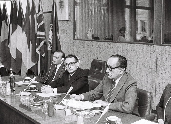 Zdjęcie 11: EP President Emilio COLOMBO meets with President of the Assembly of the Republic of Portugal Vasco da Gama FERNANDES, Luxembourg, July 1978.