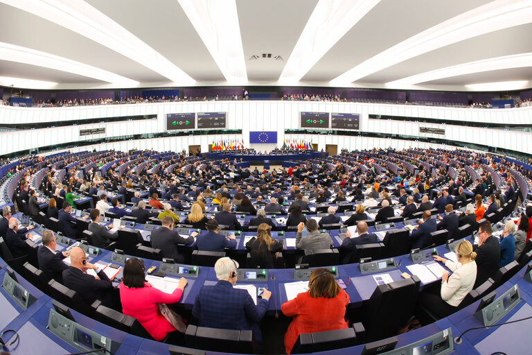 Foto 17: EP Plenary session - Voting session