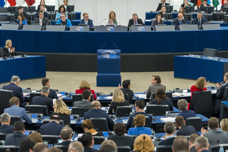 Foto 46: EP Plenary session.- Voting session