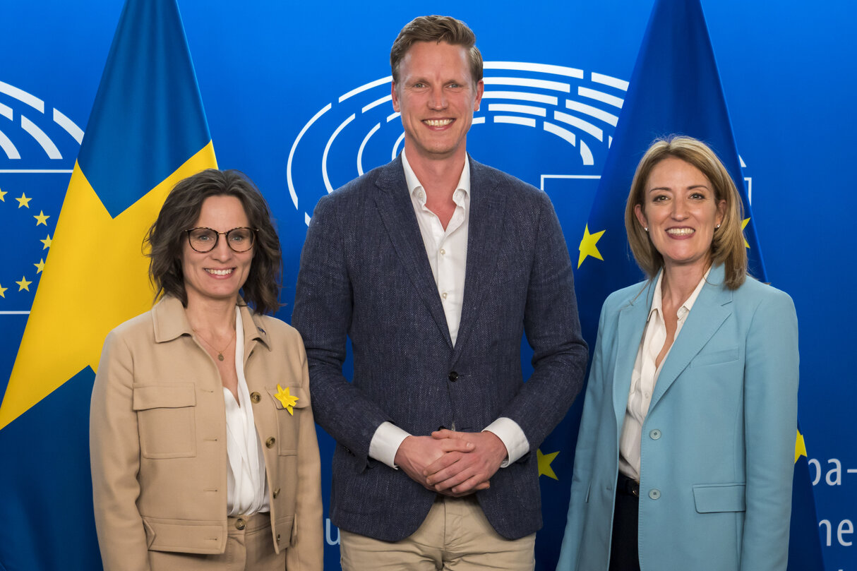 Lex signing ceremony - signature of Five COD LEX texts by Roberta METSOLA, EP President and by Jessika ROSWALL, Swedish Minister for EU Affairs