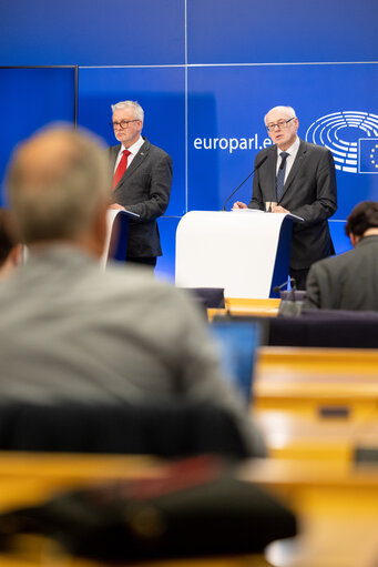 Zdjęcie 13: Press conference on establishing the European defence industry reinforcement through common procurement act